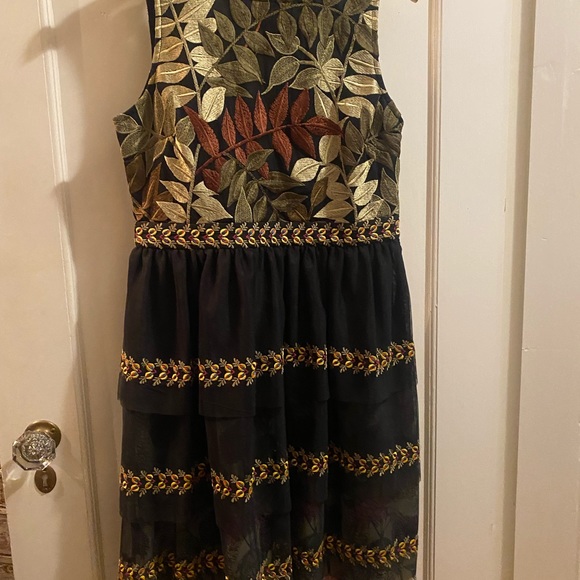 Too big. Gorgeous anthro dress - Picture 2 of 2